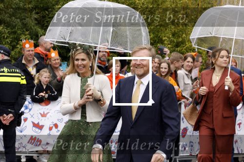 Emmen 27 april 2024
Koningsdag in Emmen met de koninklijke familie . Aanwezig bKoning Willem Alexander Koningin Maxima Prinses Amalia Prinses Alexia Prinses Ariane Prins Constantijn Prinses laurentien Prins Bernhard Prinses Annette Prins Maurits Prinses Marilene Prins Pieter Christiaan Prinses Anita Prins Floris en Prinses Aimee.