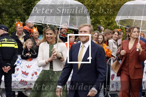Emmen 27 april 2024
Koningsdag in Emmen met de koninklijke familie . Aanwezig bKoning Willem Alexander Koningin Maxima Prinses Amalia Prinses Alexia Prinses Ariane Prins Constantijn Prinses laurentien Prins Bernhard Prinses Annette Prins Maurits Prinses Marilene Prins Pieter Christiaan Prinses Anita Prins Floris en Prinses Aimee.