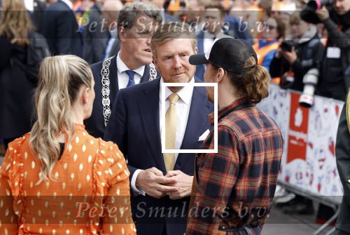 Emmen 27 april 2024
Koningsdag in Emmen met de koninklijke familie . Aanwezig bKoning Willem Alexander Koningin Maxima Prinses Amalia Prinses Alexia Prinses Ariane Prins Constantijn Prinses laurentien Prins Bernhard Prinses Annette Prins Maurits Prinses Marilene Prins Pieter Christiaan Prinses Anita Prins Floris en Prinses Aimee.