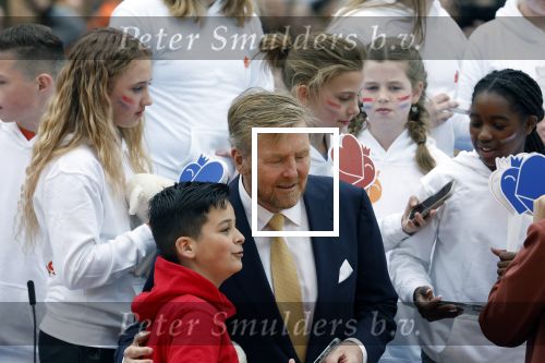 Emmen 27 april 2024
Koningsdag in Emmen met de koninklijke familie . Aanwezig bKoning Willem Alexander Koningin Maxima Prinses Amalia Prinses Alexia Prinses Ariane Prins Constantijn Prinses laurentien Prins Bernhard Prinses Annette Prins Maurits Prinses Marilene Prins Pieter Christiaan Prinses Anita Prins Floris en Prinses Aimee.