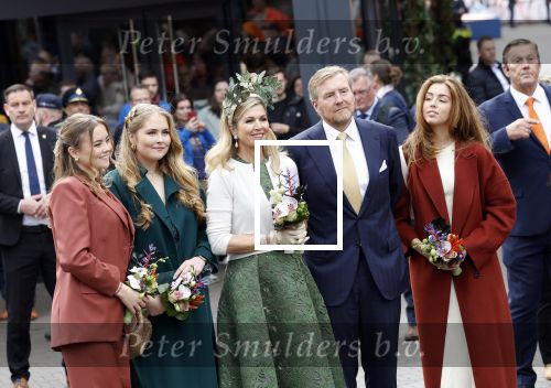 Emmen 27 april 2024
Koningsdag in Emmen met de koninklijke familie . Aanwezig bKoning Willem Alexander Koningin Maxima Prinses Amalia Prinses Alexia Prinses Ariane Prins Constantijn Prinses laurentien Prins Bernhard Prinses Annette Prins Maurits Prinses Marilene Prins Pieter Christiaan Prinses Anita Prins Floris en Prinses Aimee.