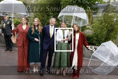Emmen 27 april 2024
Koningsdag in Emmen met de koninklijke familie . Aanwezig bKoning Willem Alexander Koningin Maxima Prinses Amalia Prinses Alexia Prinses Ariane Prins Constantijn Prinses laurentien Prins Bernhard Prinses Annette Prins Maurits Prinses Marilene Prins Pieter Christiaan Prinses Anita Prins Floris en Prinses Aimee.