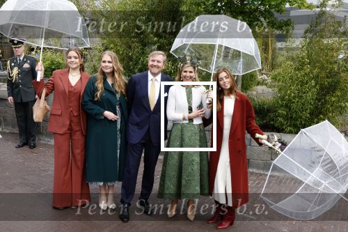 Emmen 27 april 2024
Koningsdag in Emmen met de koninklijke familie . Aanwezig bKoning Willem Alexander Koningin Maxima Prinses Amalia Prinses Alexia Prinses Ariane Prins Constantijn Prinses laurentien Prins Bernhard Prinses Annette Prins Maurits Prinses Marilene Prins Pieter Christiaan Prinses Anita Prins Floris en Prinses Aimee.