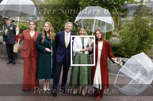 Emmen 27 april 2024
Koningsdag in Emmen met de koninklijke familie . Aanwezig bKoning Willem Alexander Koningin Maxima Prinses Amalia Prinses Alexia Prinses Ariane Prins Constantijn Prinses laurentien Prins Bernhard Prinses Annette Prins Maurits Prinses Marilene Prins Pieter Christiaan Prinses Anita Prins Floris en Prinses Aimee.