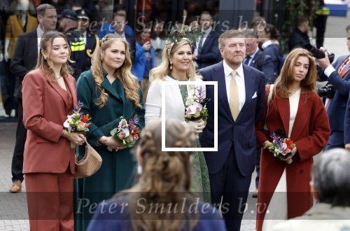 Emmen 27 april 2024
Koningsdag in Emmen met de koninklijke familie . Aanwezig bKoning Willem Alexander Koningin Maxima Prinses Amalia Prinses Alexia Prinses Ariane Prins Constantijn Prinses laurentien Prins Bernhard Prinses Annette Prins Maurits Prinses Marilene Prins Pieter Christiaan Prinses Anita Prins Floris en Prinses Aimee.