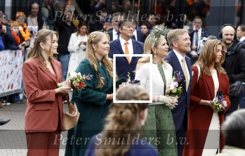 Emmen 27 april 2024
Koningsdag in Emmen met de koninklijke familie . Aanwezig bKoning Willem Alexander Koningin Maxima Prinses Amalia Prinses Alexia Prinses Ariane Prins Constantijn Prinses laurentien Prins Bernhard Prinses Annette Prins Maurits Prinses Marilene Prins Pieter Christiaan Prinses Anita Prins Floris en Prinses Aimee.