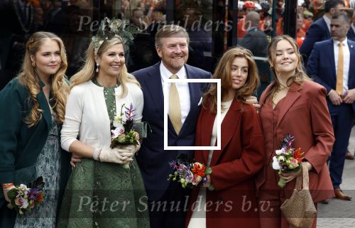 Emmen 27 april 2024
Koningsdag in Emmen met de koninklijke familie . Aanwezig bKoning Willem Alexander Koningin Maxima Prinses Amalia Prinses Alexia Prinses Ariane Prins Constantijn Prinses laurentien Prins Bernhard Prinses Annette Prins Maurits Prinses Marilene Prins Pieter Christiaan Prinses Anita Prins Floris en Prinses Aimee.