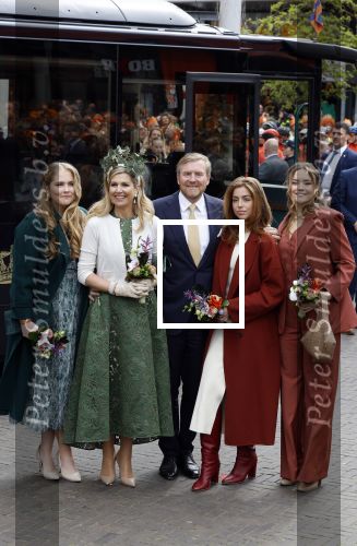 Emmen 27 april 2024
Koningsdag in Emmen met de koninklijke familie . Aanwezig bKoning Willem Alexander Koningin Maxima Prinses Amalia Prinses Alexia Prinses Ariane Prins Constantijn Prinses laurentien Prins Bernhard Prinses Annette Prins Maurits Prinses Marilene Prins Pieter Christiaan Prinses Anita Prins Floris en Prinses Aimee.