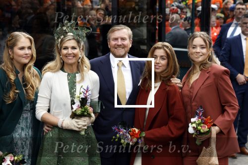Emmen 27 april 2024
Koningsdag in Emmen met de koninklijke familie . Aanwezig bKoning Willem Alexander Koningin Maxima Prinses Amalia Prinses Alexia Prinses Ariane Prins Constantijn Prinses laurentien Prins Bernhard Prinses Annette Prins Maurits Prinses Marilene Prins Pieter Christiaan Prinses Anita Prins Floris en Prinses Aimee.