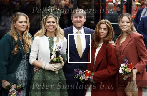 Emmen 27 april 2024
Koningsdag in Emmen met de koninklijke familie . Aanwezig bKoning Willem Alexander Koningin Maxima Prinses Amalia Prinses Alexia Prinses Ariane Prins Constantijn Prinses laurentien Prins Bernhard Prinses Annette Prins Maurits Prinses Marilene Prins Pieter Christiaan Prinses Anita Prins Floris en Prinses Aimee.