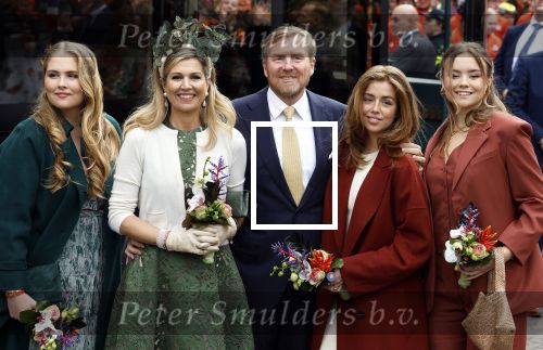Emmen 27 april 2024
Koningsdag in Emmen met de koninklijke familie . Aanwezig bKoning Willem Alexander Koningin Maxima Prinses Amalia Prinses Alexia Prinses Ariane Prins Constantijn Prinses laurentien Prins Bernhard Prinses Annette Prins Maurits Prinses Marilene Prins Pieter Christiaan Prinses Anita Prins Floris en Prinses Aimee.