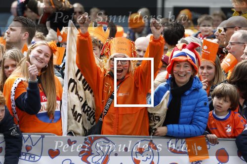 Emmen 27 april 2024
Koningsdag in Emmen met de koninklijke familie . Aanwezig bKoning Willem Alexander Koningin Maxima Prinses Amalia Prinses Alexia Prinses Ariane Prins Constantijn Prinses laurentien Prins Bernhard Prinses Annette Prins Maurits Prinses Marilene Prins Pieter Christiaan Prinses Anita Prins Floris en Prinses Aimee. Laura is jarig en wil kusje van Koning Willem Alexander