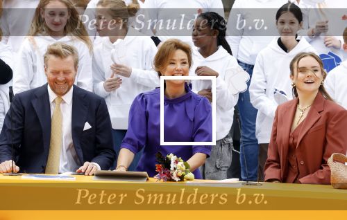 Emmen 27 april 2024
Koningsdag in Emmen met de koninklijke familie . Aanwezig bKoning Willem Alexander Koningin Maxima Prinses Amalia Prinses Alexia Prinses Ariane Prins Constantijn Prinses laurentien Prins Bernhard Prinses Annette Prins Maurits Prinses Marilene Prins Pieter Christiaan Prinses Anita Prins Floris en Prinses Aimee.