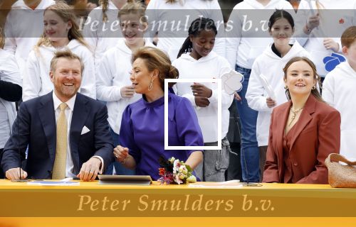 Emmen 27 april 2024
Koningsdag in Emmen met de koninklijke familie . Aanwezig bKoning Willem Alexander Koningin Maxima Prinses Amalia Prinses Alexia Prinses Ariane Prins Constantijn Prinses laurentien Prins Bernhard Prinses Annette Prins Maurits Prinses Marilene Prins Pieter Christiaan Prinses Anita Prins Floris en Prinses Aimee.