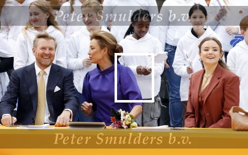 Emmen 27 april 2024
Koningsdag in Emmen met de koninklijke familie . Aanwezig bKoning Willem Alexander Koningin Maxima Prinses Amalia Prinses Alexia Prinses Ariane Prins Constantijn Prinses laurentien Prins Bernhard Prinses Annette Prins Maurits Prinses Marilene Prins Pieter Christiaan Prinses Anita Prins Floris en Prinses Aimee.