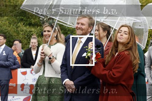 Emmen 27 april 2024
Koningsdag in Emmen met de koninklijke familie . Aanwezig bKoning Willem Alexander Koningin Maxima Prinses Amalia Prinses Alexia Prinses Ariane Prins Constantijn Prinses laurentien Prins Bernhard Prinses Annette Prins Maurits Prinses Marilene Prins Pieter Christiaan Prinses Anita Prins Floris en Prinses Aimee.