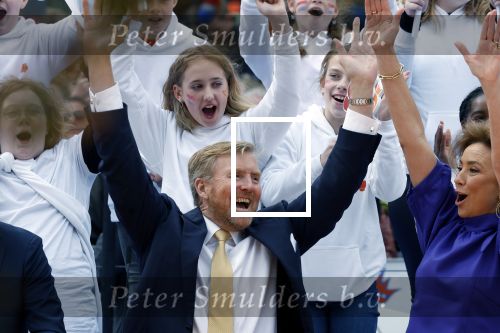 Emmen 27 april 2024
Koningsdag in Emmen met de koninklijke familie . Aanwezig bKoning Willem Alexander Koningin Maxima Prinses Amalia Prinses Alexia Prinses Ariane Prins Constantijn Prinses laurentien Prins Bernhard Prinses Annette Prins Maurits Prinses Marilene Prins Pieter Christiaan Prinses Anita Prins Floris en Prinses Aimee.