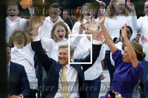 Emmen 27 april 2024
Koningsdag in Emmen met de koninklijke familie . Aanwezig bKoning Willem Alexander Koningin Maxima Prinses Amalia Prinses Alexia Prinses Ariane Prins Constantijn Prinses laurentien Prins Bernhard Prinses Annette Prins Maurits Prinses Marilene Prins Pieter Christiaan Prinses Anita Prins Floris en Prinses Aimee.