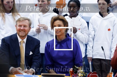 Emmen 27 april 2024
Koningsdag in Emmen met de koninklijke familie . Aanwezig bKoning Willem Alexander Koningin Maxima Prinses Amalia Prinses Alexia Prinses Ariane Prins Constantijn Prinses laurentien Prins Bernhard Prinses Annette Prins Maurits Prinses Marilene Prins Pieter Christiaan Prinses Anita Prins Floris en Prinses Aimee.