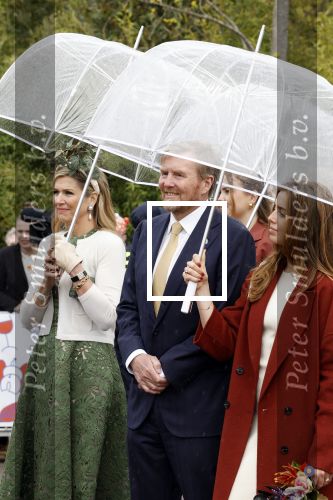 Emmen 27 april 2024
Koningsdag in Emmen met de koninklijke familie . Aanwezig bKoning Willem Alexander Koningin Maxima Prinses Amalia Prinses Alexia Prinses Ariane Prins Constantijn Prinses laurentien Prins Bernhard Prinses Annette Prins Maurits Prinses Marilene Prins Pieter Christiaan Prinses Anita Prins Floris en Prinses Aimee.