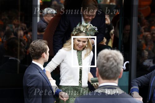 Emmen 27 april 2024
Koningsdag in Emmen met de koninklijke familie . Aanwezig bKoning Willem Alexander Koningin Maxima Prinses Amalia Prinses Alexia Prinses Ariane Prins Constantijn Prinses laurentien Prins Bernhard Prinses Annette Prins Maurits Prinses Marilene Prins Pieter Christiaan Prinses Anita Prins Floris en Prinses Aimee.