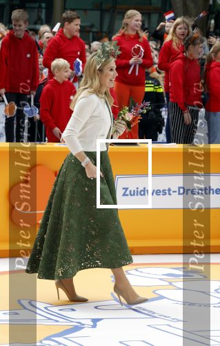 Emmen 27 april 2024
Koningsdag in Emmen met de koninklijke familie . Aanwezig bKoning Willem Alexander Koningin Maxima Prinses Amalia Prinses Alexia Prinses Ariane Prins Constantijn Prinses laurentien Prins Bernhard Prinses Annette Prins Maurits Prinses Marilene Prins Pieter Christiaan Prinses Anita Prins Floris en Prinses Aimee.