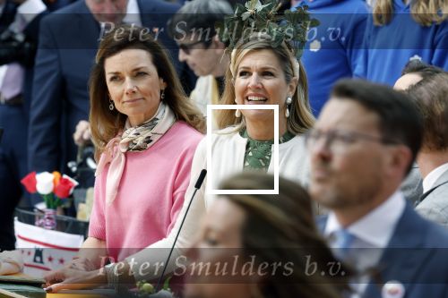 Emmen 27 april 2024
Koningsdag in Emmen met de koninklijke familie . Aanwezig bKoning Willem Alexander Koningin Maxima Prinses Amalia Prinses Alexia Prinses Ariane Prins Constantijn Prinses laurentien Prins Bernhard Prinses Annette Prins Maurits Prinses Marilene Prins Pieter Christiaan Prinses Anita Prins Floris en Prinses Aimee.