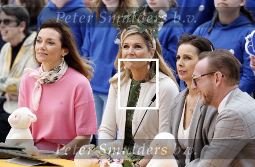 Emmen 27 april 2024
Koningsdag in Emmen met de koninklijke familie . Aanwezig bKoning Willem Alexander Koningin Maxima Prinses Amalia Prinses Alexia Prinses Ariane Prins Constantijn Prinses laurentien Prins Bernhard Prinses Annette Prins Maurits Prinses Marilene Prins Pieter Christiaan Prinses Anita Prins Floris en Prinses Aimee.