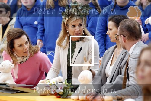 Emmen 27 april 2024
Koningsdag in Emmen met de koninklijke familie . Aanwezig bKoning Willem Alexander Koningin Maxima Prinses Amalia Prinses Alexia Prinses Ariane Prins Constantijn Prinses laurentien Prins Bernhard Prinses Annette Prins Maurits Prinses Marilene Prins Pieter Christiaan Prinses Anita Prins Floris en Prinses Aimee.