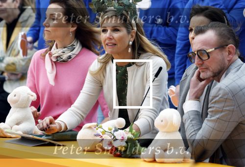 Emmen 27 april 2024
Koningsdag in Emmen met de koninklijke familie . Aanwezig bKoning Willem Alexander Koningin Maxima Prinses Amalia Prinses Alexia Prinses Ariane Prins Constantijn Prinses laurentien Prins Bernhard Prinses Annette Prins Maurits Prinses Marilene Prins Pieter Christiaan Prinses Anita Prins Floris en Prinses Aimee.