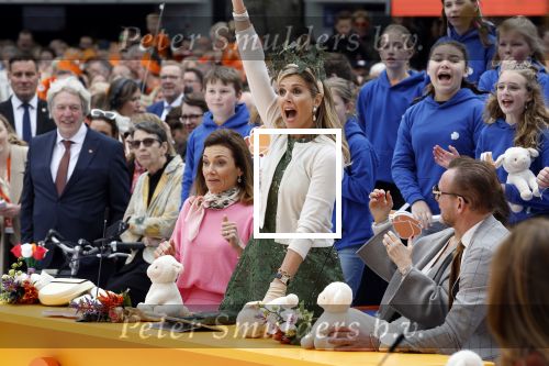 Emmen 27 april 2024
Koningsdag in Emmen met de koninklijke familie . Aanwezig bKoning Willem Alexander Koningin Maxima Prinses Amalia Prinses Alexia Prinses Ariane Prins Constantijn Prinses laurentien Prins Bernhard Prinses Annette Prins Maurits Prinses Marilene Prins Pieter Christiaan Prinses Anita Prins Floris en Prinses Aimee.