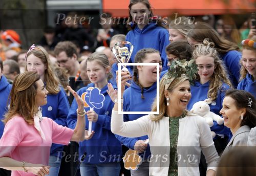 Emmen 27 april 2024
Koningsdag in Emmen met de koninklijke familie . Aanwezig bKoning Willem Alexander Koningin Maxima Prinses Amalia Prinses Alexia Prinses Ariane Prins Constantijn Prinses laurentien Prins Bernhard Prinses Annette Prins Maurits Prinses Marilene Prins Pieter Christiaan Prinses Anita Prins Floris en Prinses Aimee.