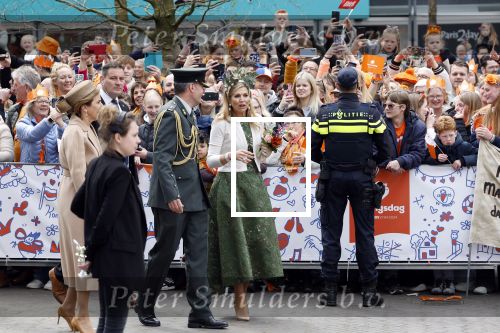 Emmen 27 april 2024
Koningsdag in Emmen met de koninklijke familie . Aanwezig bKoning Willem Alexander Koningin Maxima Prinses Amalia Prinses Alexia Prinses Ariane Prins Constantijn Prinses laurentien Prins Bernhard Prinses Annette Prins Maurits Prinses Marilene Prins Pieter Christiaan Prinses Anita Prins Floris en Prinses Aimee.