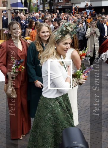 Emmen 27 april 2024
Koningsdag in Emmen met de koninklijke familie . Aanwezig bKoning Willem Alexander Koningin Maxima Prinses Amalia Prinses Alexia Prinses Ariane Prins Constantijn Prinses laurentien Prins Bernhard Prinses Annette Prins Maurits Prinses Marilene Prins Pieter Christiaan Prinses Anita Prins Floris en Prinses Aimee.