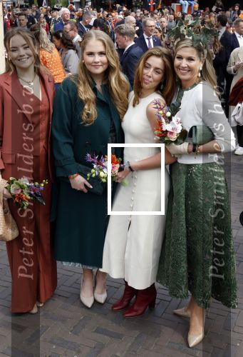 Emmen 27 april 2024
Koningsdag in Emmen met de koninklijke familie . Aanwezig bKoning Willem Alexander Koningin Maxima Prinses Amalia Prinses Alexia Prinses Ariane Prins Constantijn Prinses laurentien Prins Bernhard Prinses Annette Prins Maurits Prinses Marilene Prins Pieter Christiaan Prinses Anita Prins Floris en Prinses Aimee.