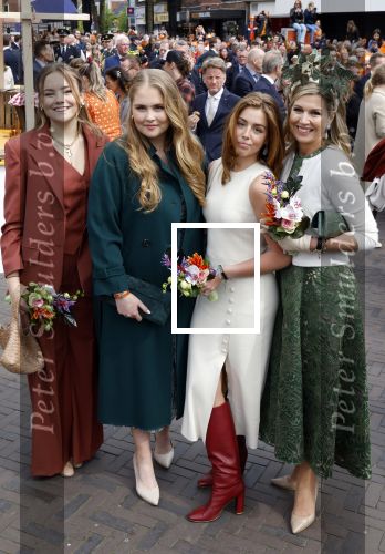 Emmen 27 april 2024
Koningsdag in Emmen met de koninklijke familie . Aanwezig bKoning Willem Alexander Koningin Maxima Prinses Amalia Prinses Alexia Prinses Ariane Prins Constantijn Prinses laurentien Prins Bernhard Prinses Annette Prins Maurits Prinses Marilene Prins Pieter Christiaan Prinses Anita Prins Floris en Prinses Aimee.