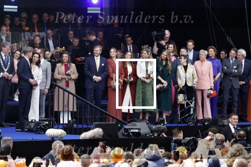 Emmen 27 april 2024
Koningsdag in Emmen met de koninklijke familie . Aanwezig bKoning Willem Alexander Koningin Maxima Prinses Amalia Prinses Alexia Prinses Ariane Prins Constantijn Prinses laurentien Prins Bernhard Prinses Annette Prins Maurits Prinses Marilene Prins Pieter Christiaan Prinses Anita Prins Floris en Prinses Aimee.