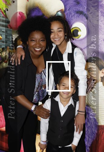 Amsterdam 11 mei 2024
Premiere Fantasievriendjes in Pathe Arena . Leona Philippo met kinderen