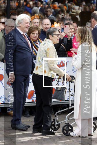 Emmen 27 april 2024
Koningsdag in Emmen met de koninklijke familie . Aanwezig bKoning Willem Alexander Koningin Maxima Prinses Amalia Prinses Alexia Prinses Ariane Prins Constantijn Prinses laurentien Prins Bernhard Prinses Annette Prins Maurits Prinses Marilene Prins Pieter Christiaan Prinses Anita Prins Floris en Prinses Aimee.
