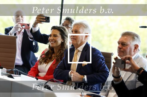 Ede, 26 April 2024
Koninklijke onderscheidingen voor
Marcel Boekhoorn en Rebecca Cabau v Kasbergen
Burgemeester Rene Verhulst