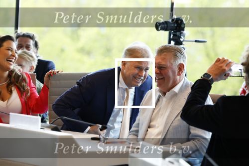 Ede, 26 April 2024
Koninklijke onderscheidingen voor
Marcel Boekhoorn en Rebecca Cabau v Kasbergen
Burgemeester Rene Verhulst