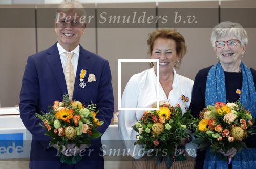 Ede, 26 April 2024
Koninklijke onderscheidingen voor
Marcel Boekhoorn enMarlies Boekhoorn
Burgemeester Rene Verhulst