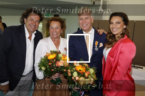 Ede, 26 April 2024
Koninklijke onderscheidingen voor
Marcel Boekhoorn enMarlies Boekhoorn
Burgemeester Rene Verhulst
Marcel Boekhoorn en Marlies Boekhoorn en hun partners Rebecca Cabau v Kasberegn en Erik v Heeswijk