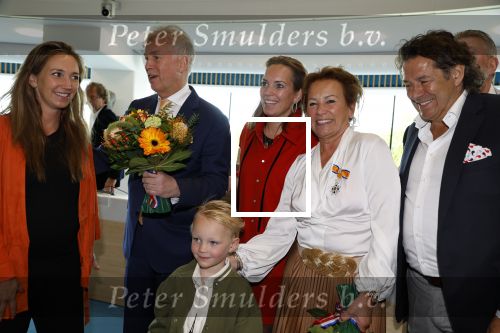 Ede, 26 April 2024
Koninklijke onderscheidingen voor
Marcel Boekhoorn enMarlies Boekhoorn
Burgemeester Rene Verhulst
Marcel Boekhoorn en Marlies Boekhoorn met dochters