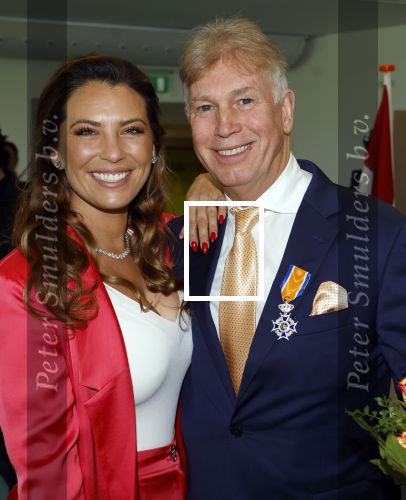 Ede, 26 April 2024
Koninklijke onderscheidingen voor
Marcel Boekhoorn en Rebecca Cabau v Kasbergen
Burgemeester Rene Verhulst