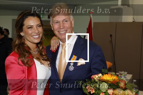 Ede, 26 April 2024
Koninklijke onderscheidingen voor
Marcel Boekhoorn en Rebecca Cabau v Kasbergen
Burgemeester Rene Verhulst