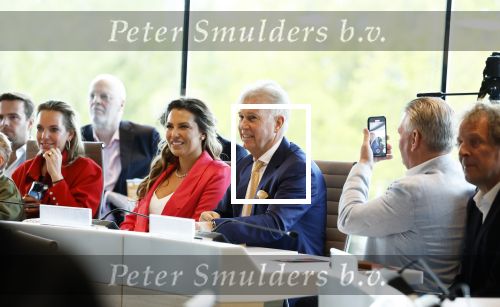 Ede, 26 April 2024
Koninklijke onderscheidingen voor
Marcel Boekhoorn en Rebecca Cabau v Kasbergen
Burgemeester Rene Verhulst