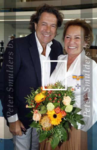 Ede, 26 April 2024
Koninklijke onderscheidingen voor
Marcel Boekhoorn enMarlies Boekhoorn
Burgemeester Rene Verhulst
Marlies Boekhoorn met haar partner Eric v Heeswijk