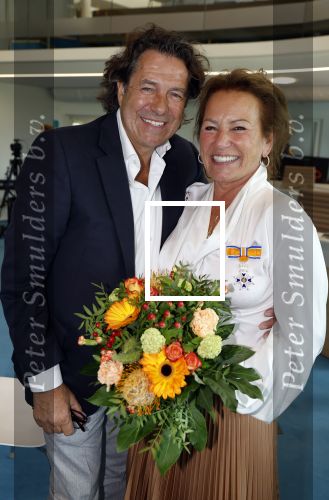 Ede, 26 April 2024
Koninklijke onderscheidingen voor
Marcel Boekhoorn enMarlies Boekhoorn
Burgemeester Rene Verhulst
Marlies Boekhoorn met haar partner Eric v Heeswijk