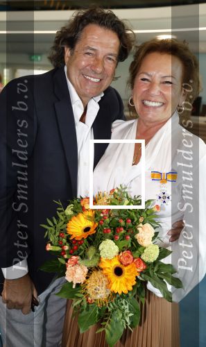 Ede, 26 April 2024
Koninklijke onderscheidingen voor
Marcel Boekhoorn enMarlies Boekhoorn
Burgemeester Rene Verhulst
Marlies Boekhoorn met haar partner Eric v Heeswijk